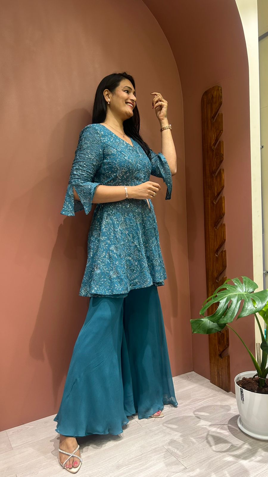 pemplum style short kurti plazo set